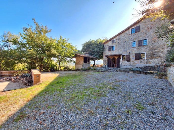 Casa con 5 locali in vendita in Località Selvapiana, Canossa