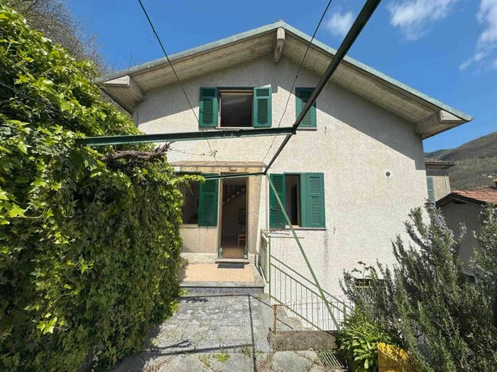 Casa bilocale in vendita in VICO CHIARELLA, Centro, Isola del Cantone