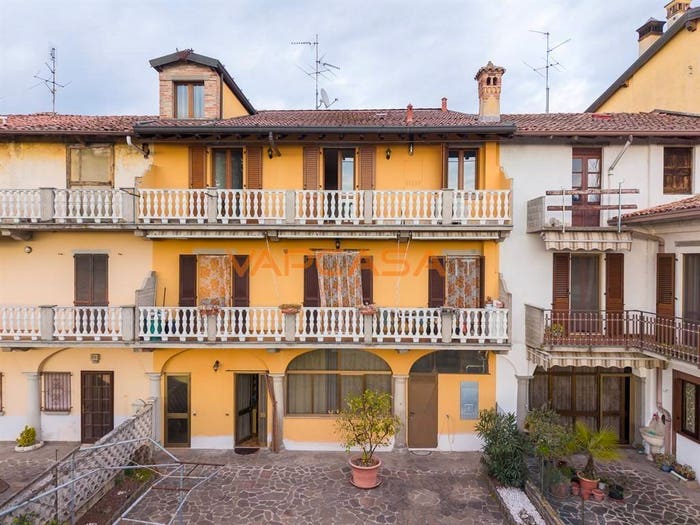 Casa con 6 locali in vendita in VIA MARIENI, Palosco