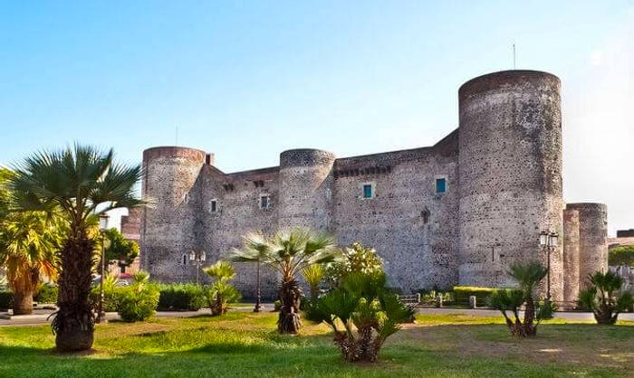 Appartamento con 5 locali in vendita in Centro Storico, Catania