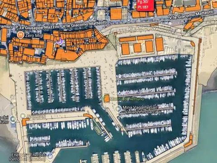 Appartamento trilocale in vendita in Via Cristoforo Colombo, Centro, Nettuno