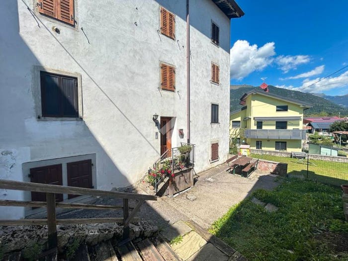 Appartamento trilocale in vendita in Via Divisione Garibaldi, Centro, Sutrio
