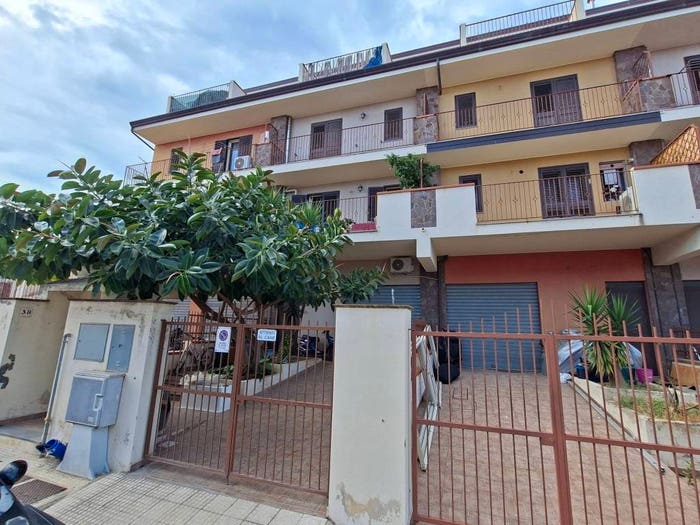 Casa con 6 locali in vendita in Via Rasola, Centro, Patti