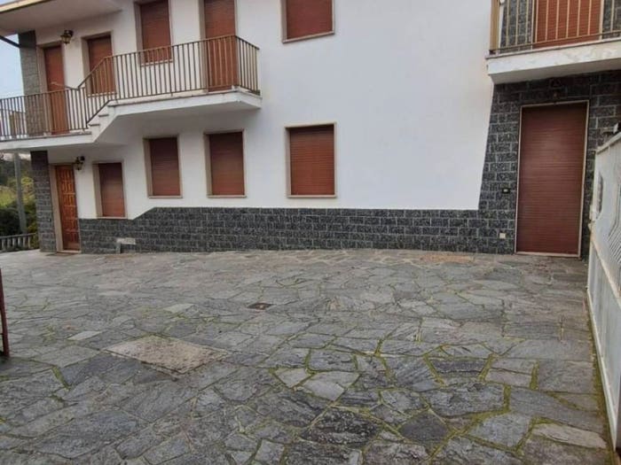 Casa con 5 locali in vendita in Via Luciano Manara, Bicocca, Novara