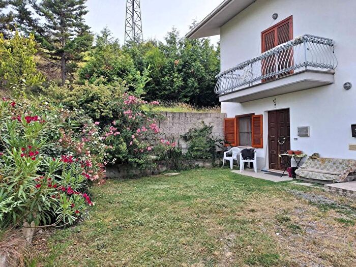 Casa con 5 locali in vendita in Rapino SNC, Teramo