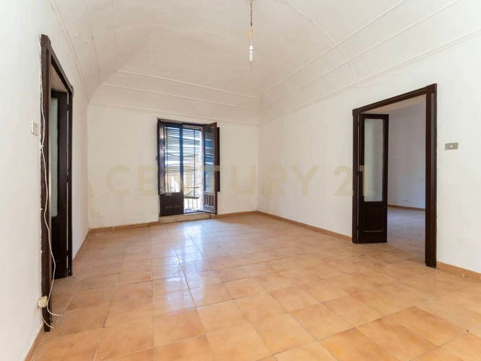 Appartamento trilocale in vendita in Corso Vittorio Emanuele, Centro, Caltagirone