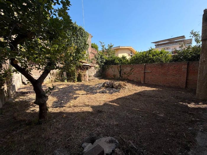 Casa con 6 locali in vendita in Via Giuseppe Garibaldi, Centro, Barcellona Pozzo di Gotto