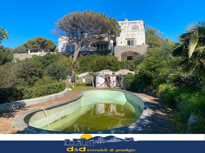 Casa con 6 locali in vendita in Centro, Forio