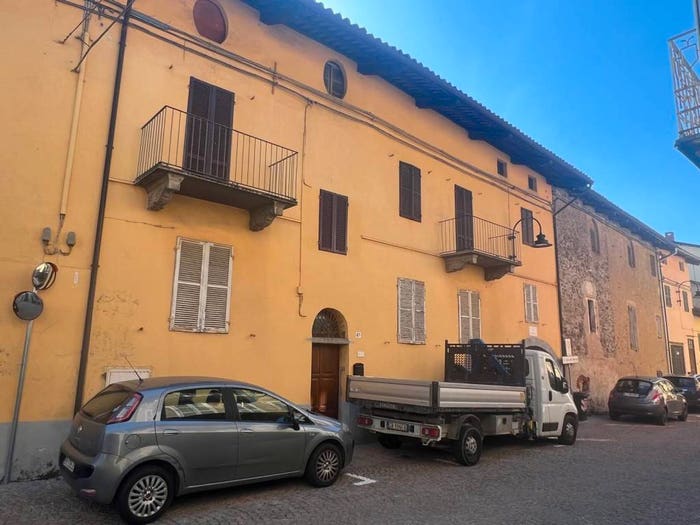 Casa con 6 locali in vendita in Via Giovanni Flecchia, Centro, Piverone