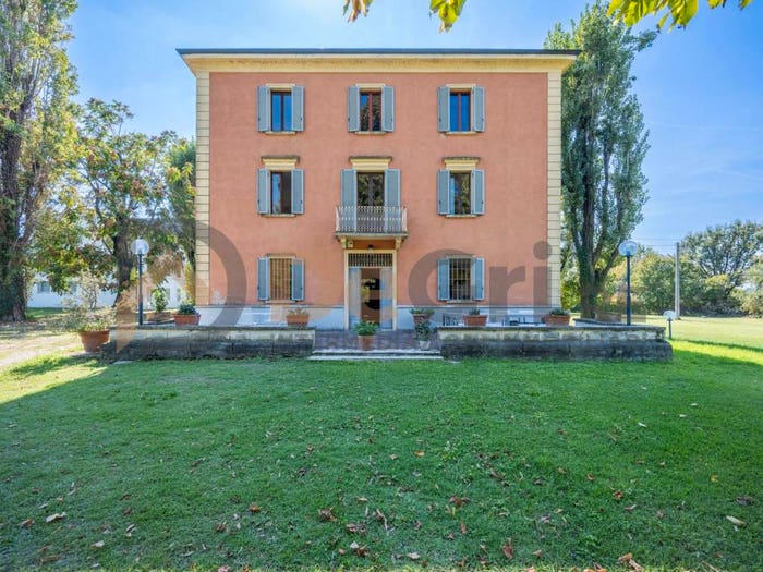 Casa con 6 locali in vendita in Centro, Collecchio