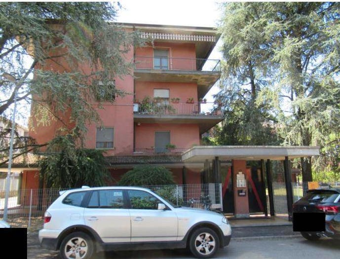 Appartamento con 5 locali in vendita in Via Leon Battista Alberti, Zona Pittori San Vittore Pombio, Voghera
