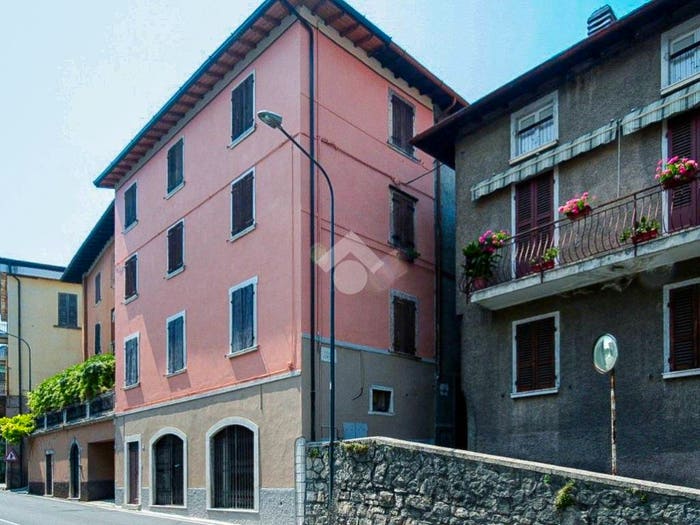 Appartamento bilocale in vendita in Via della Libertà, Centro, Gargnano