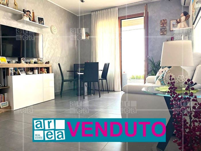 Appartamento trilocale in vendita in Via Luigi De Marchi, Fonte Laurentina, Roma