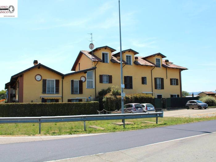 Casa con 6 locali in vendita in Via Carducci, Sandigliano