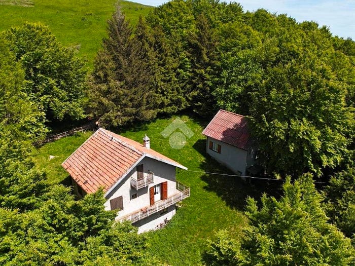Casa con 6 locali in vendita in Capanne di Cosola, Cabella Ligure