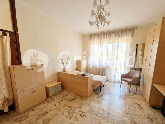 Appartamento trilocale in vendita in Via Vittorio Alfieri, Semicentro, Vercelli