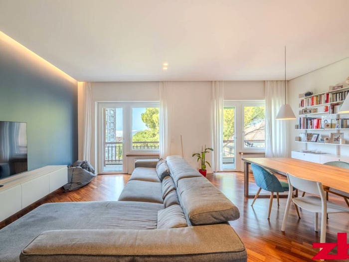 Appartamento con 6 locali in vendita in Via Stefano Prasca, Quarto, Genova