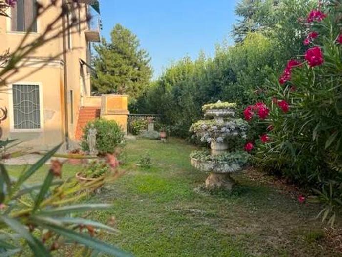 Appartamento con 6 locali in vendita in Via Piave SNC, Semicentro, Este