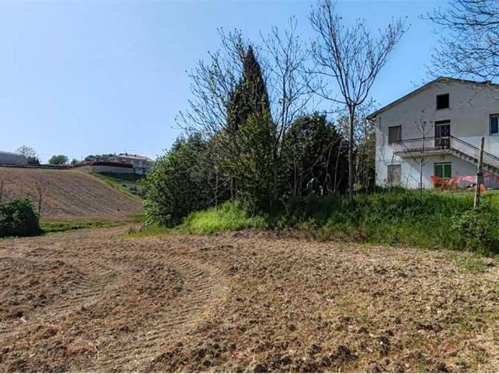 Casa con 6 locali in vendita in Morrovalle