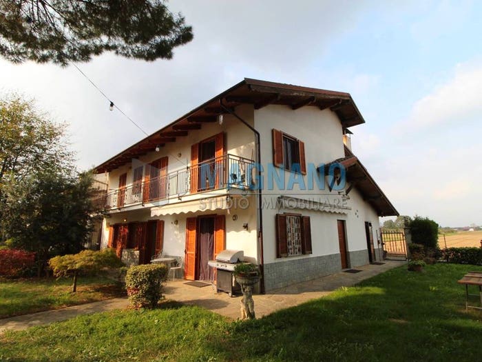 Casa con 6 locali in vendita in Via Pinerolo, Centro, Cavour