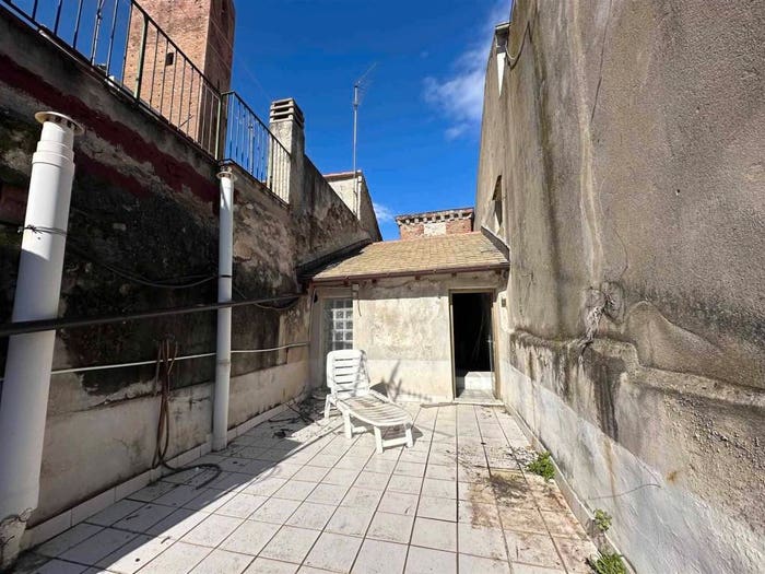 Appartamento con 6 locali in vendita in Via Colombo, Centro, Noli