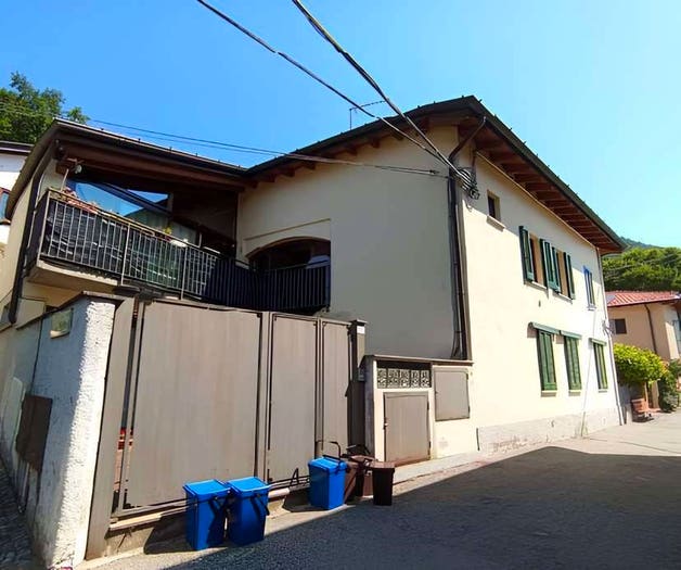 Appartamento bilocale in vendita in Via Roma, Centro, Casalzuigno