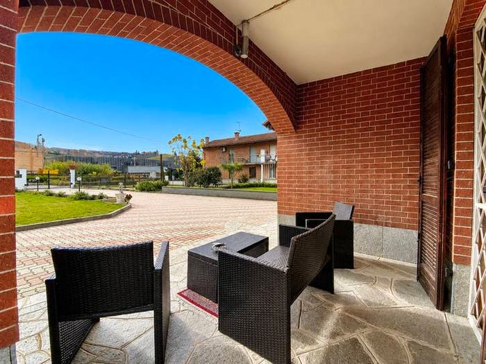 Casa con 6 locali in vendita in Corso Barolo, San Cassiano, Alba