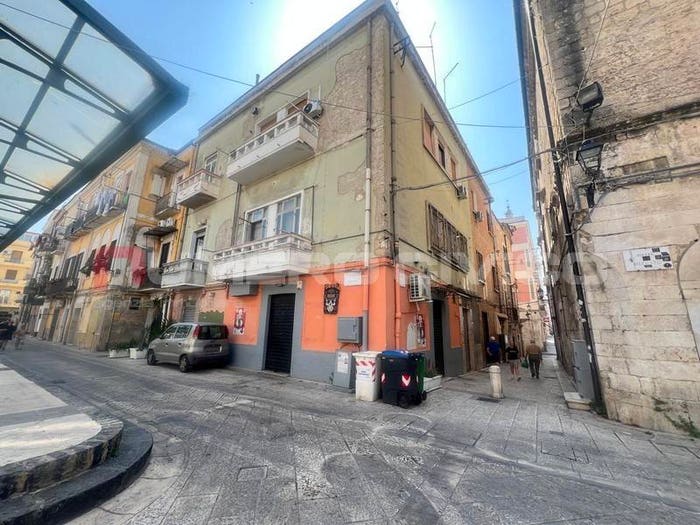 Appartamento trilocale in vendita in Piazza Mercato, Centro Storico, Foggia