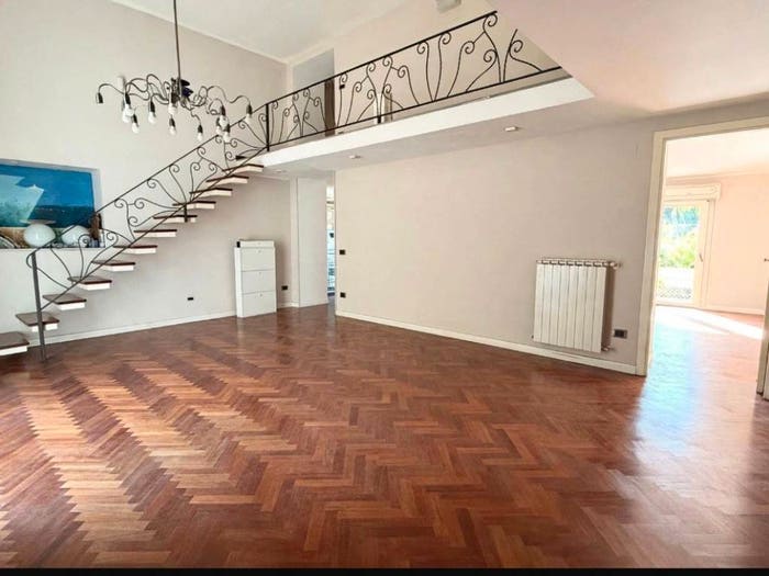 Appartamento trilocale in vendita in Vico San Guido, Chiaia, Napoli