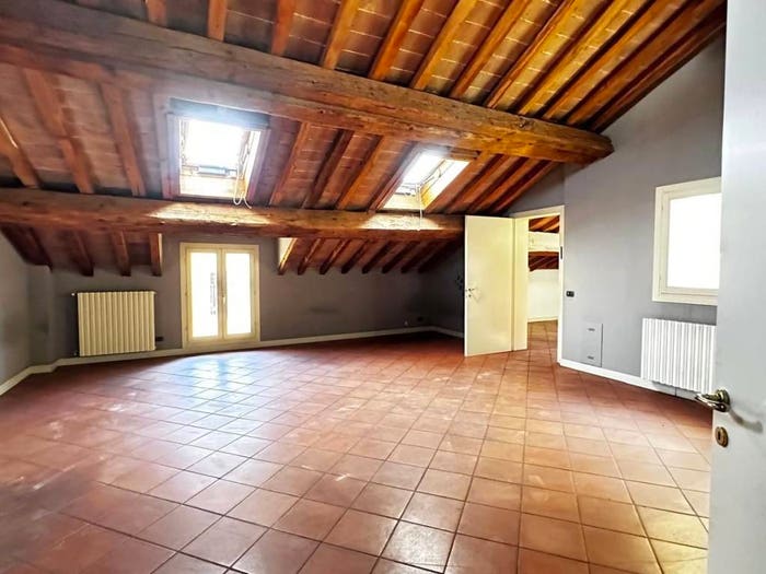 Casa quadrilocale in vendita in Via Bonacorsa, Centro Storico, Modena