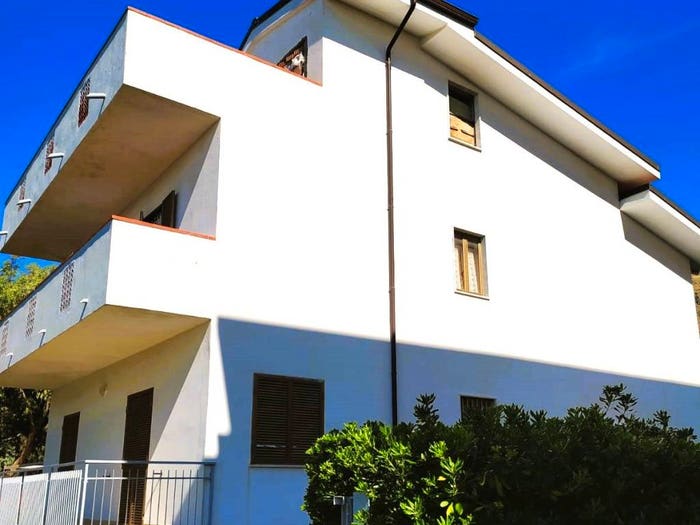 Casa con 6 locali in vendita in Strada Statale Tirrena Inferiore, Centro, Amantea