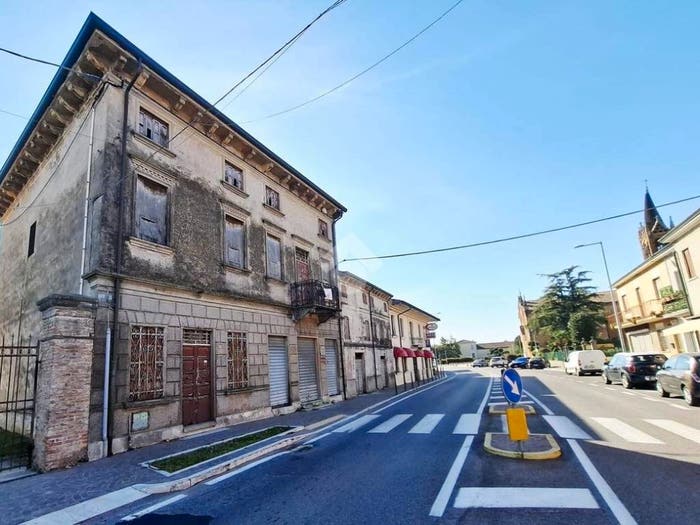 Casa con 6 locali in vendita in Piazza IV Novembre, Tombazosana, Ronco all'Adige