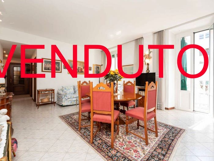 Appartamento trilocale in vendita in Viale Monte Nero, Porta Romana Medaglie d'Oro, Milano