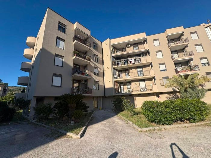 Appartamento trilocale in vendita in Via Orazio De Carlucci, Centro, Maddaloni