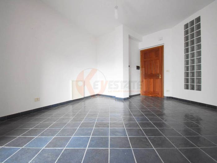 Appartamento trilocale in vendita in Via Mughina, Centro, Nuoro