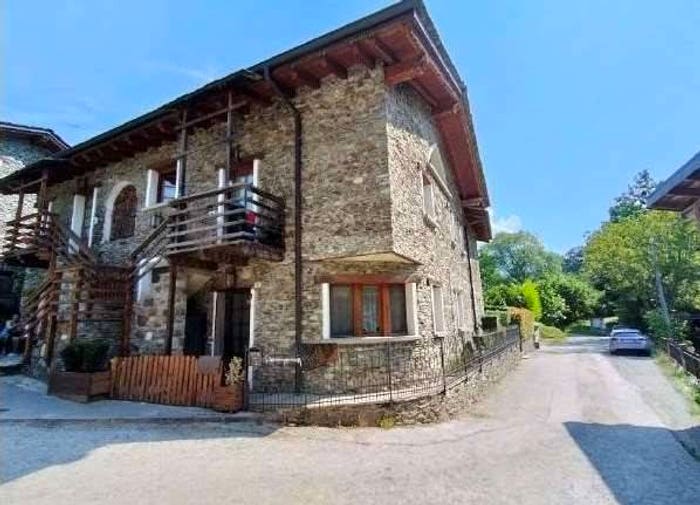 Appartamento bilocale in vendita in Via Forte di Fuentes A, Colico