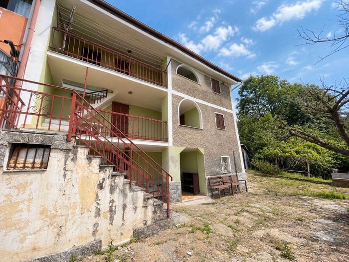 Casa con 6 locali in vendita in Via Belvedere, Borgiallo