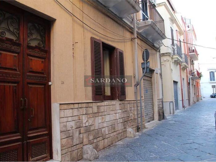 Appartamento con 6 locali in vendita in Via San Margherita, Centro Storico, Brindisi