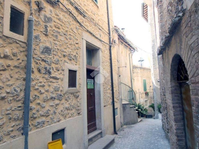 Appartamento quadrilocale in vendita in Via ferraguti, Centro, Roccantica