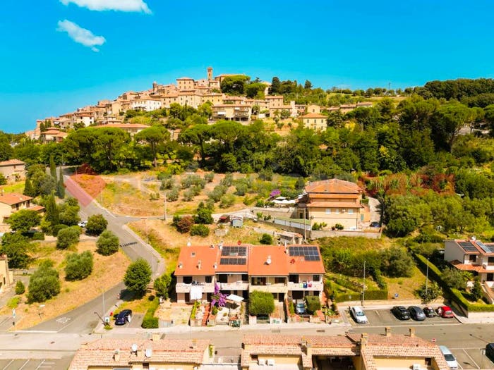 Appartamento con 5 locali in vendita in Via dei Quadri, Casale Marittimo