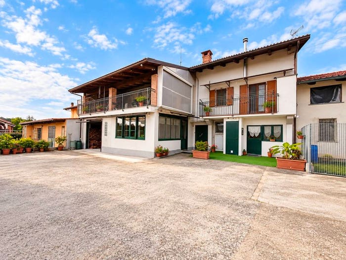 Appartamento quadrilocale in vendita in Via Casolari Superiori, Montaldo Roero