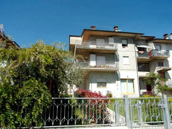 Appartamento con 5 locali in vendita in Via Luca Della Robbia, Centro, Fermignano