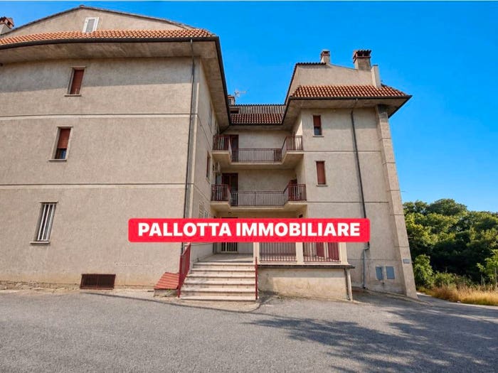 Appartamento quadrilocale in vendita in Via Aldo Moro, Ischia di Castro
