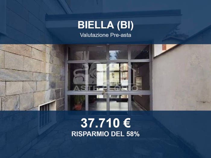 Appartamento con 6 locali in vendita in Viale Venezia, Chiavazza, Biella