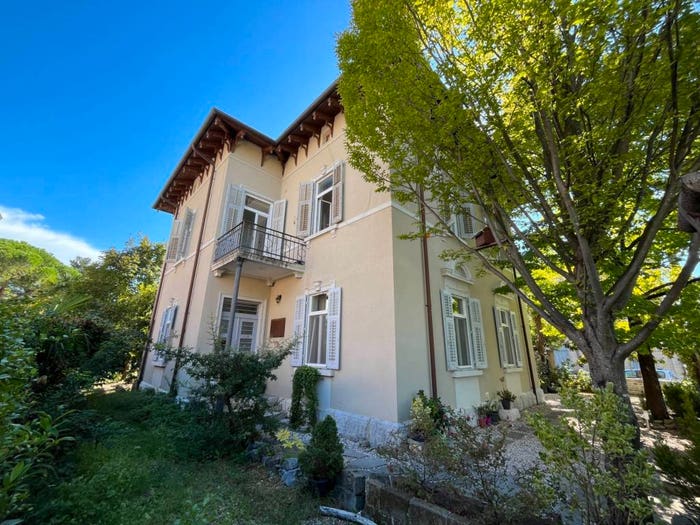 Appartamento con 6 locali in vendita in via Zorutti, Centro, Gorizia