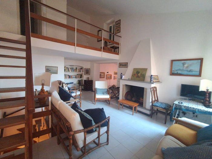 Casa con 6 locali in vendita in Via Grande, Monte Marcello, Ameglia