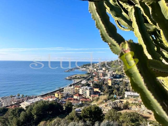 Casa bilocale in vendita in Strada della Cava SNC, Arziglia Madonna della Ruota, Bordighera