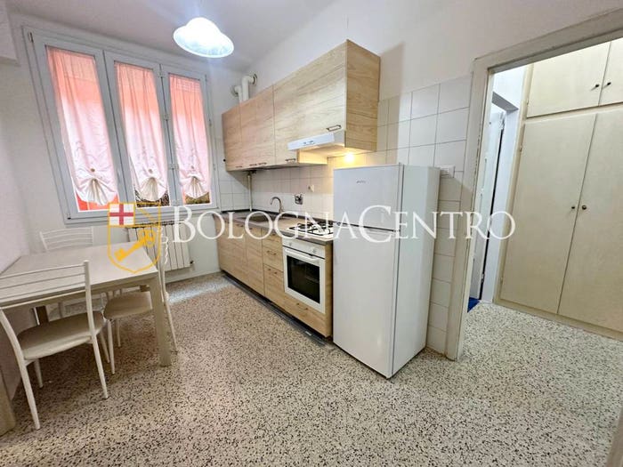 Appartamento trilocale in affitto in Via Guerrazzi, Santo Stefano, Bologna