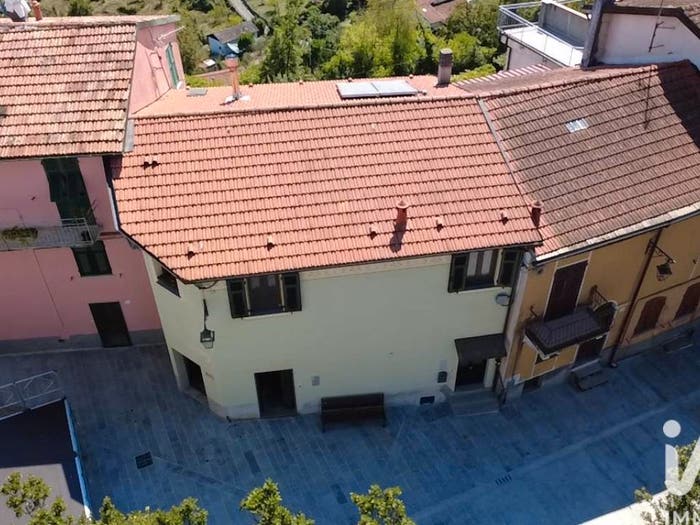 Casa con 6 locali in vendita in Piazza San Lorenzo, Centro, Carro