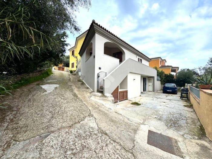 Casa trilocale in vendita in Via tirso, Limpiddu, Budoni